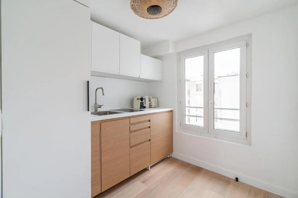 Sereners - Charming Serviced Apartments - Saint Germain Parigi